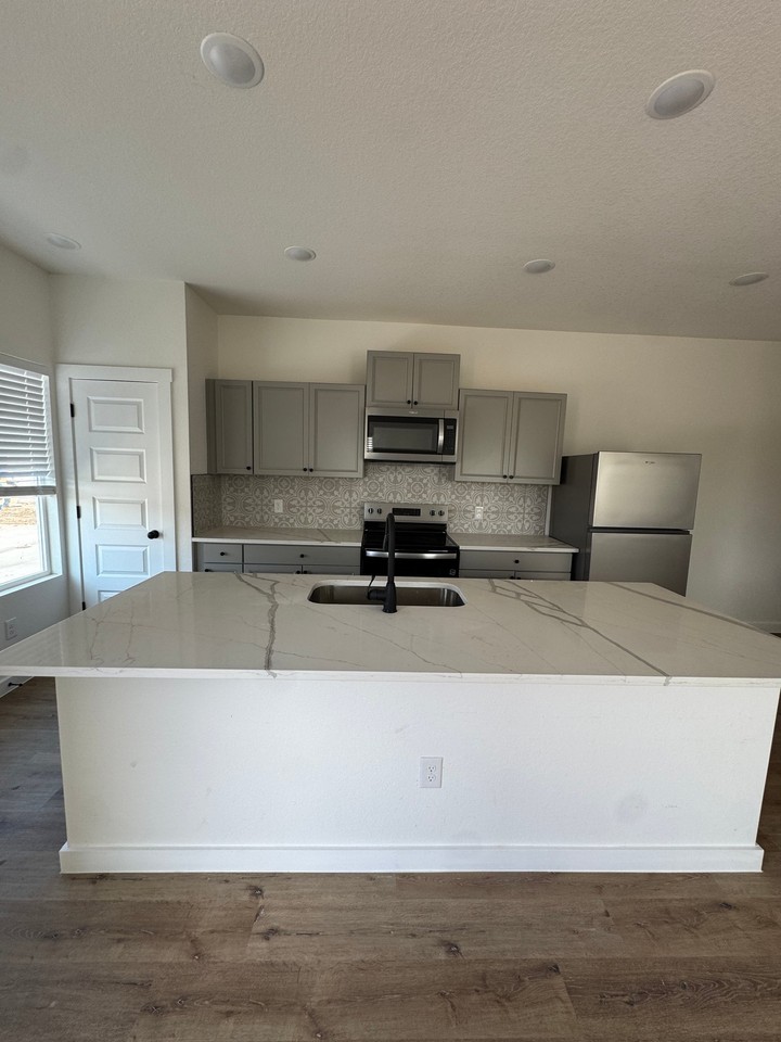 416 Mesquite St #A - Photo 4 of 19