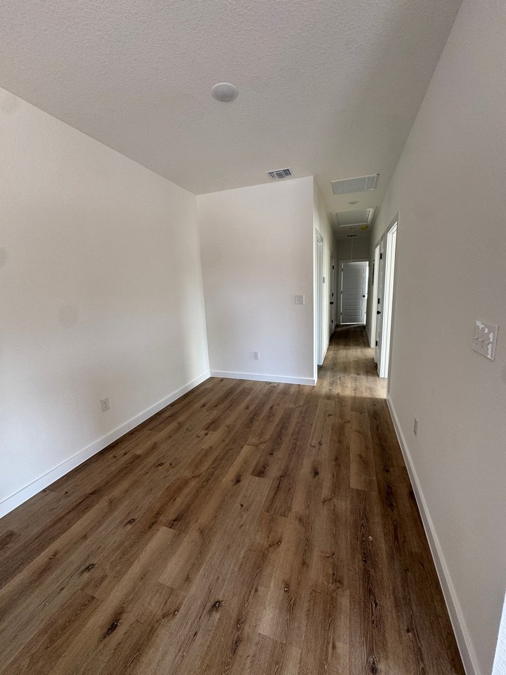 416 Mesquite St #A - Photo 5 of 19