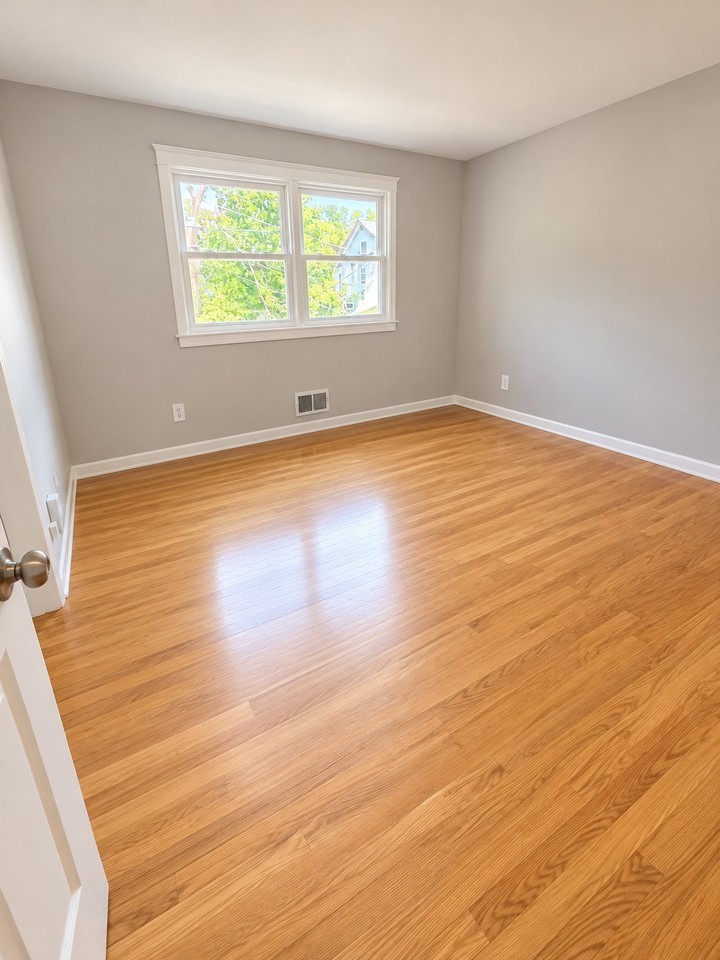 1251 Milton Pl #3A - Photo 5 of 6