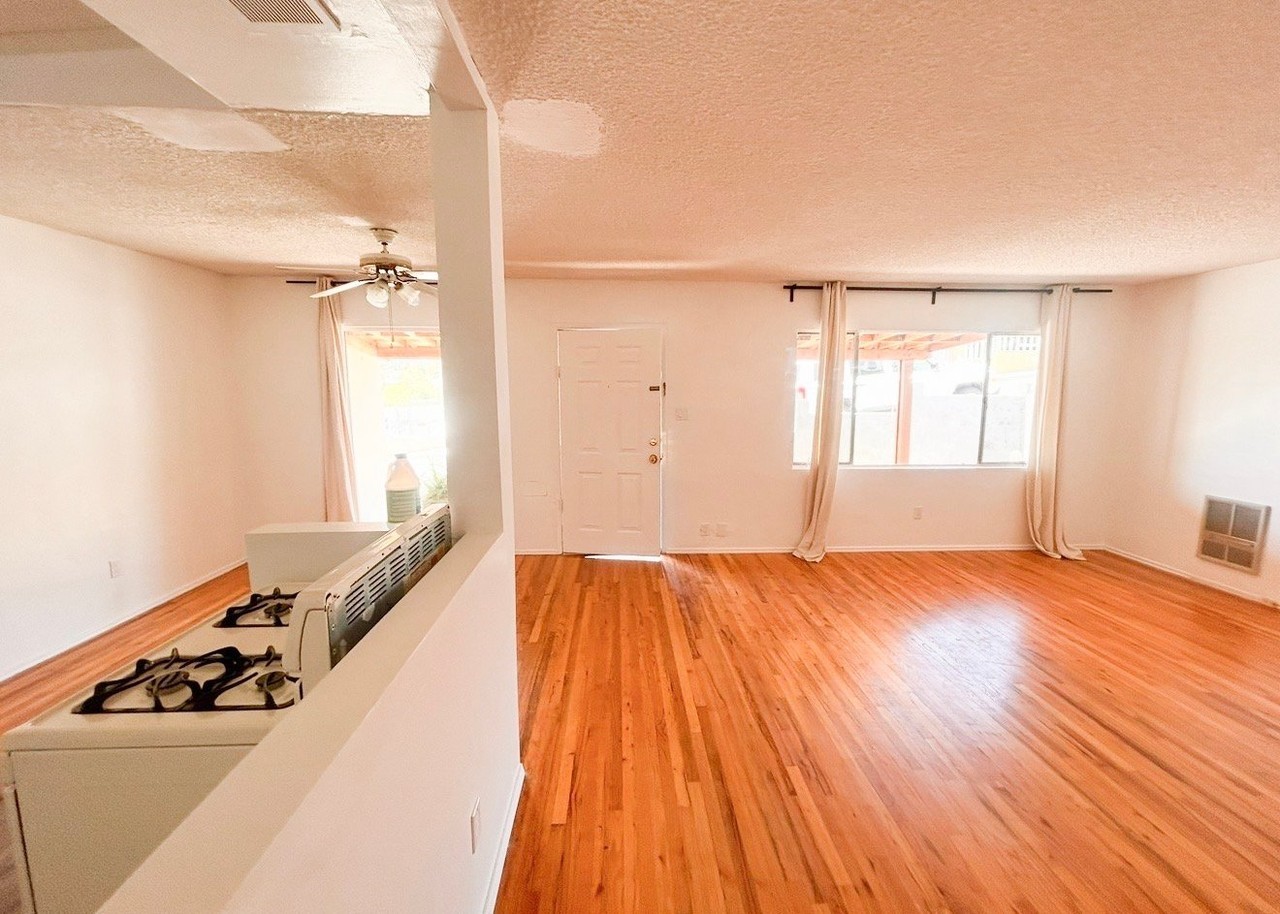 2443 Laurie Ln - Photo 6 of 12