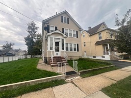 featured image of 119 Winslow Pl #2