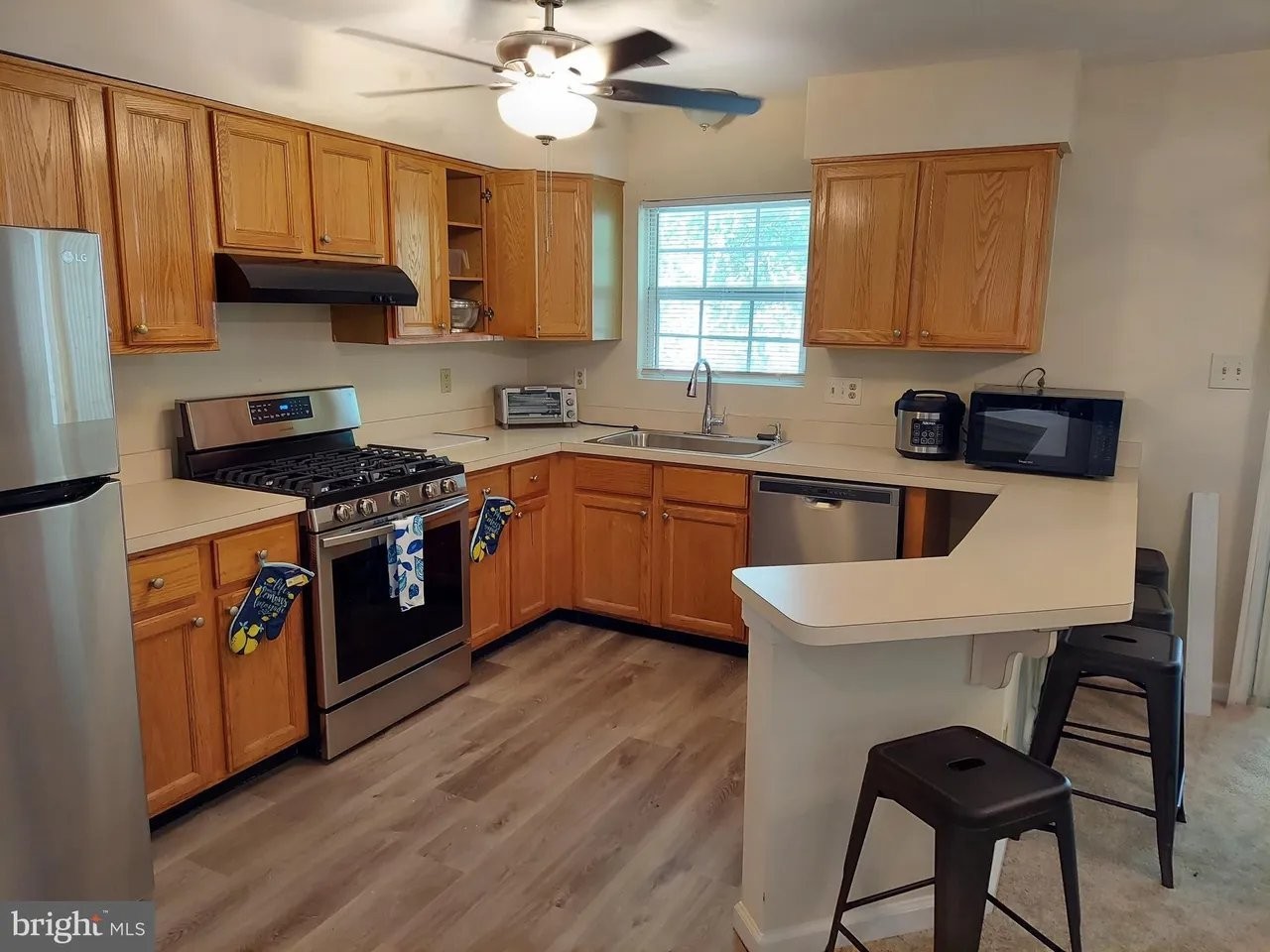 5766 Everhart Pl - Photo 5 of 17