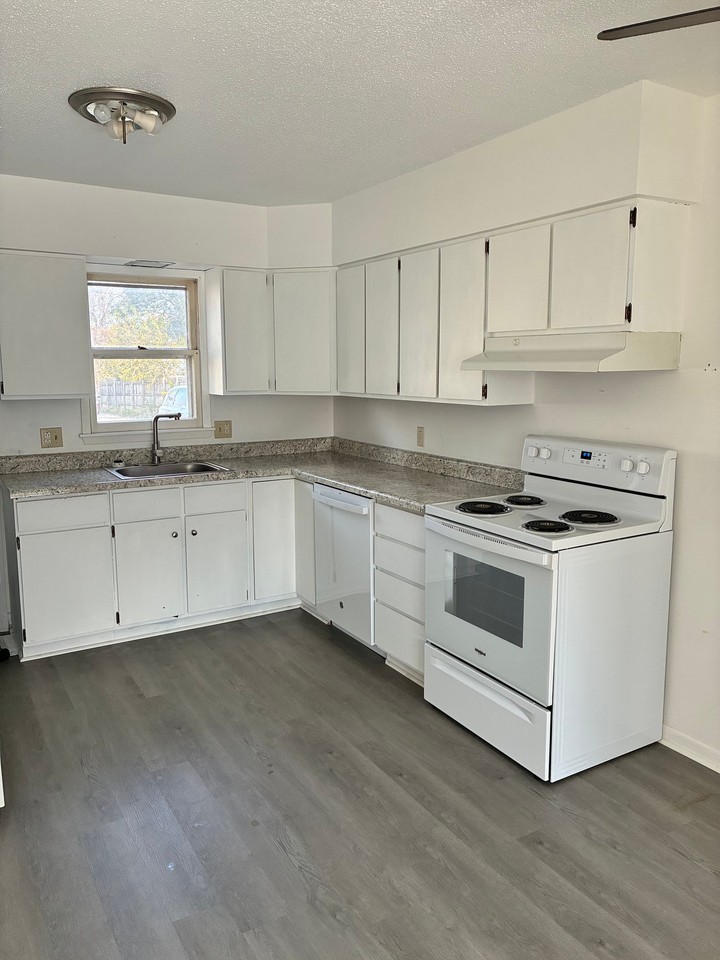 605 E Robinson St - Photo 5 of 13