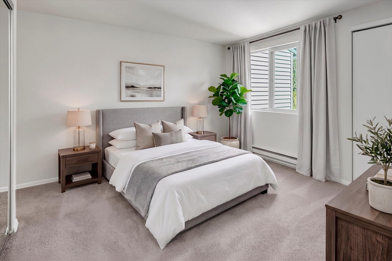 12740 Ne 10th Pl - Photo 3 of 11