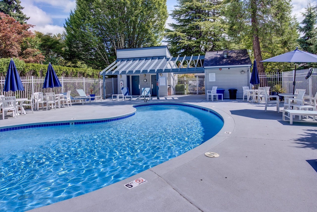 12740 Ne 10th Pl - Photo 7 of 11