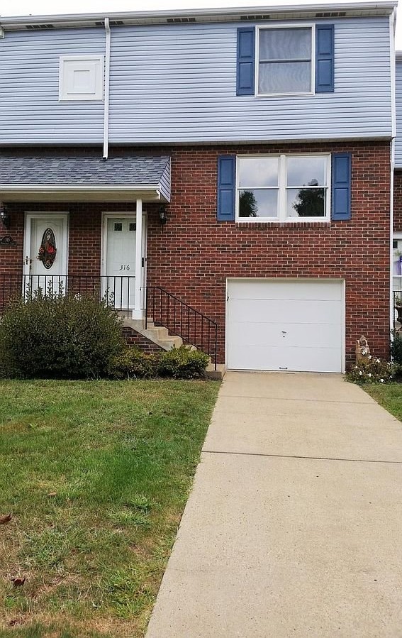316 Parkridge Ln - Photo 2 of 19