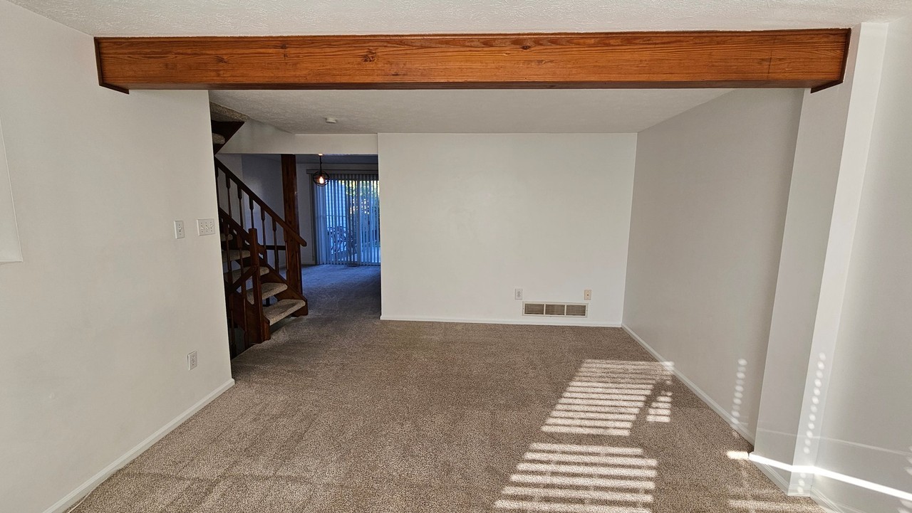 316 Parkridge Ln - Photo 4 of 19