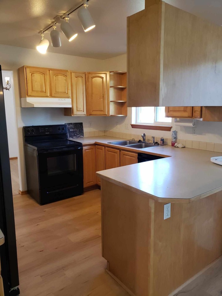204 Peregrine Ln - Photo 3 of 18
