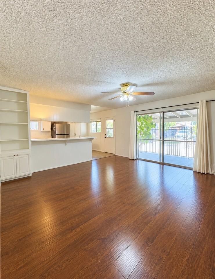 320 S Victoria Ave #1 - Photo 3 of 10