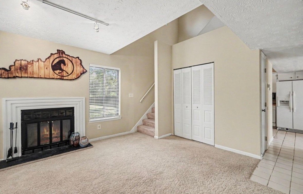 1697 Prairie Cir - Photo 4 of 14