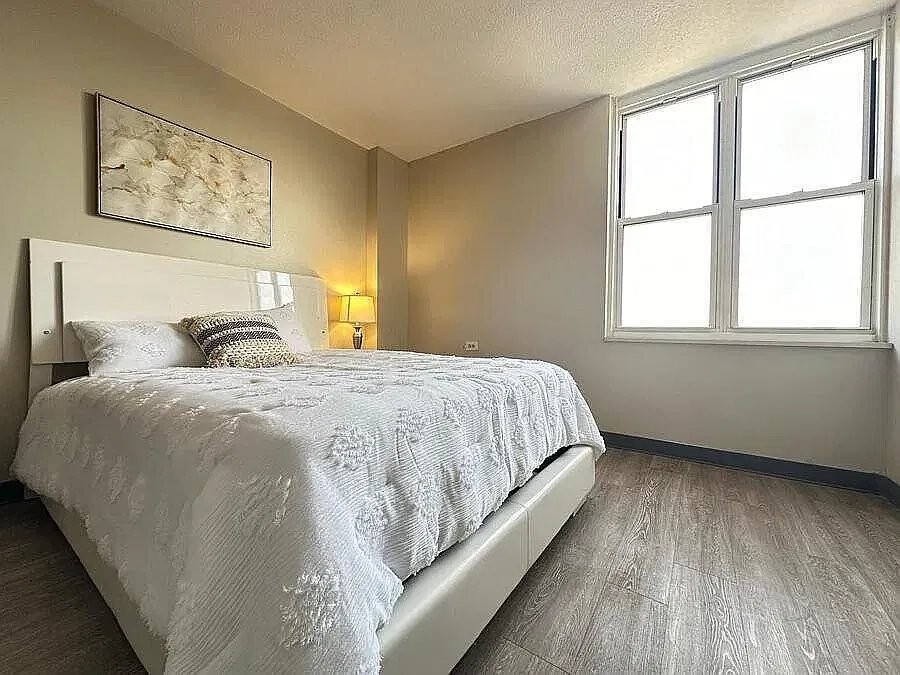 489 W State St #909 - Photo 7 of 10