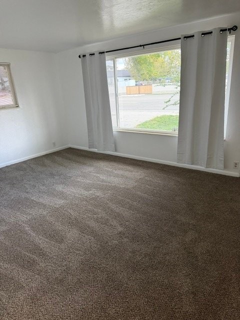 12135 S Redwood Rd - Photo 2 of 11