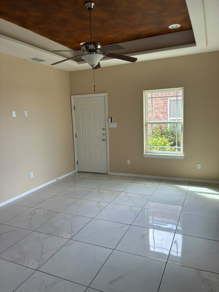3000 Rosemary Dr - Photo 2 of 10