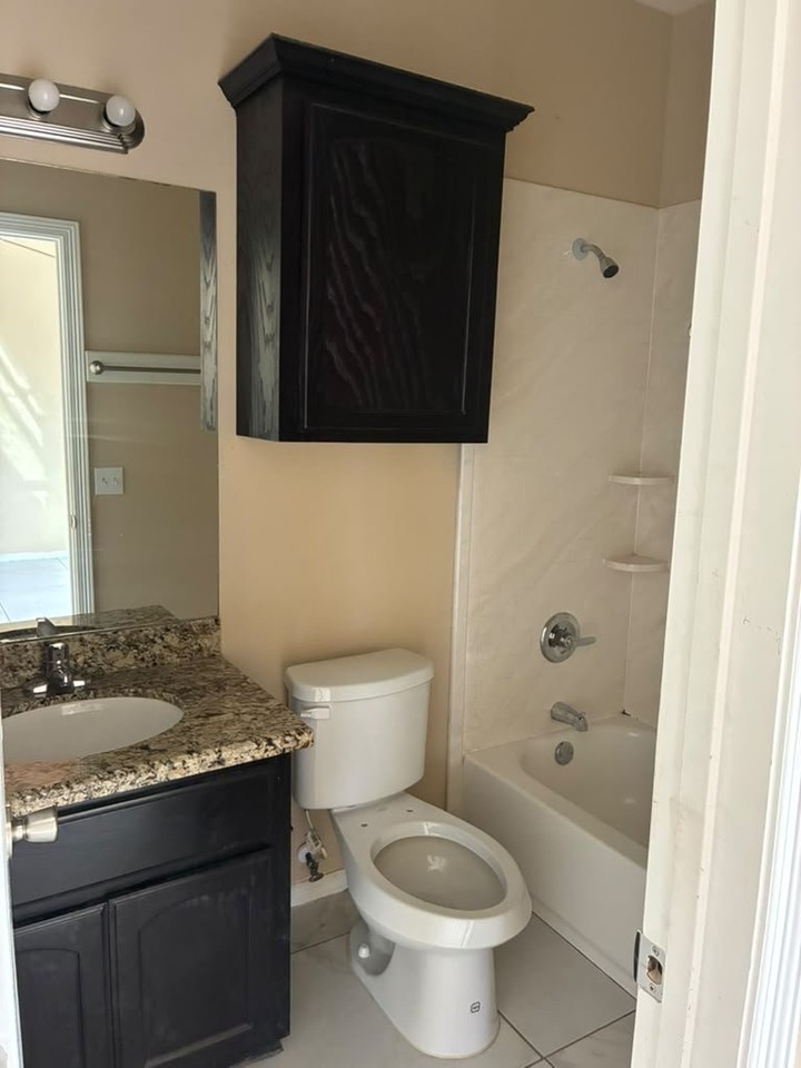 3000 Rosemary Dr - Photo 5 of 10