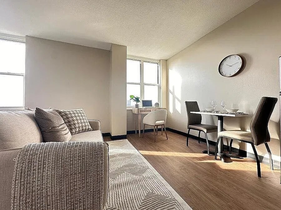 489 W State St #716 - Photo 4 of 10