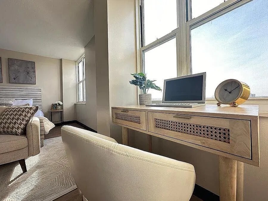 489 W State St #716 - Photo 5 of 10