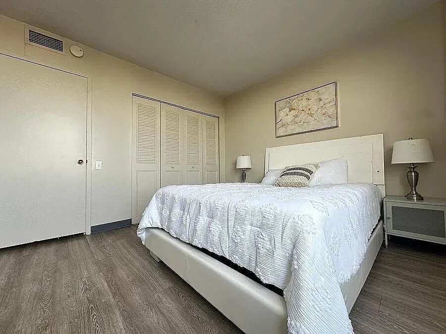 489 W State St #716 - Photo 6 of 10