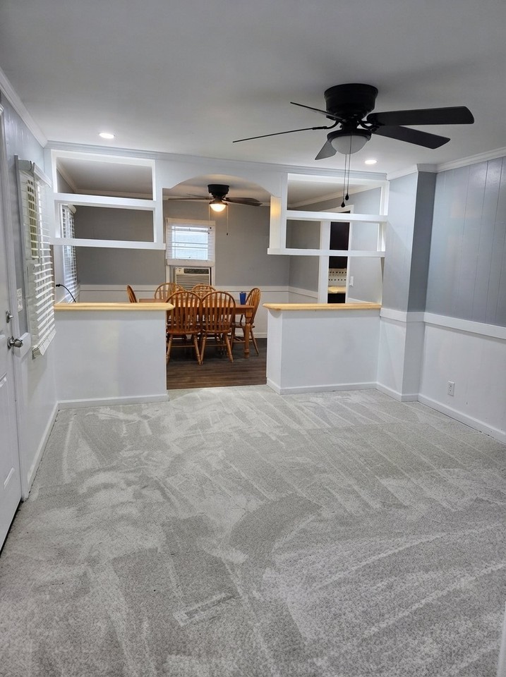 113 W 8th St - Photo 5 of 8