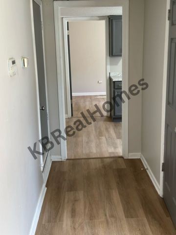 Claybrook St. 1038 - Photo 5 of 7