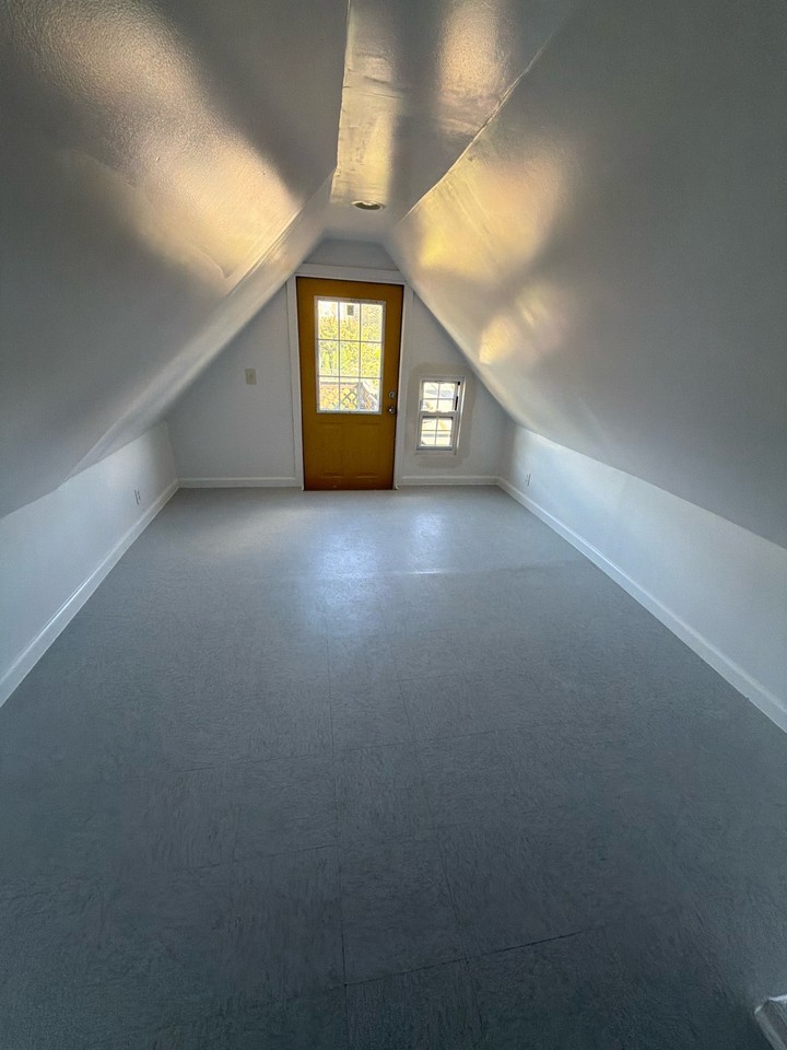 524 East Main Street - Photo 3 of 12