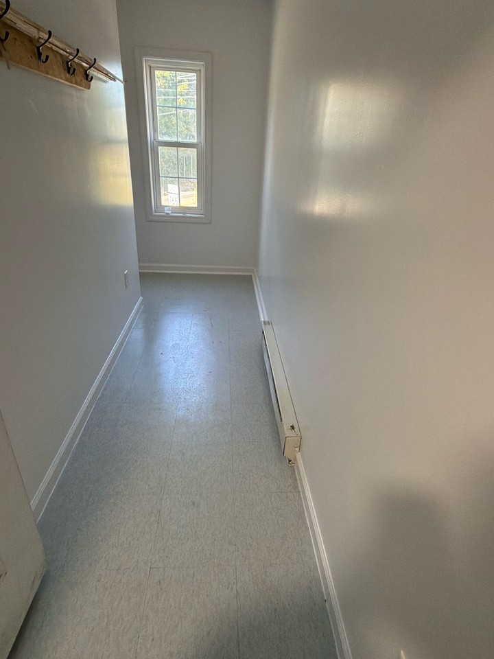 524 East Main Street - Photo 4 of 12