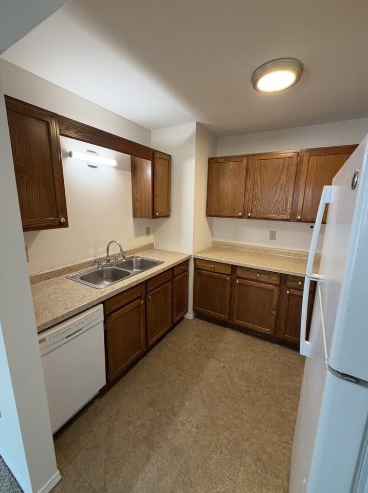 608-610 Wabash Avenue - Photo 4 of 9