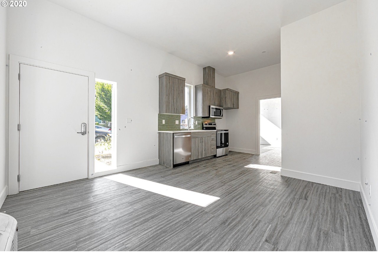 4130 Northeast Garfield Avenue - Photo 2 of 9