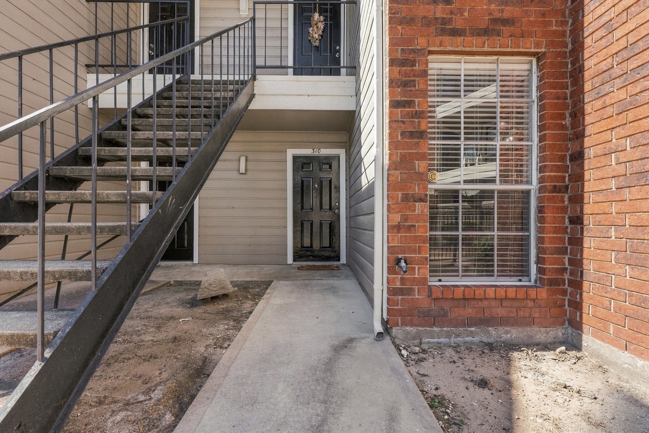 Beacon Hill Apartments - Photo 2 of 40