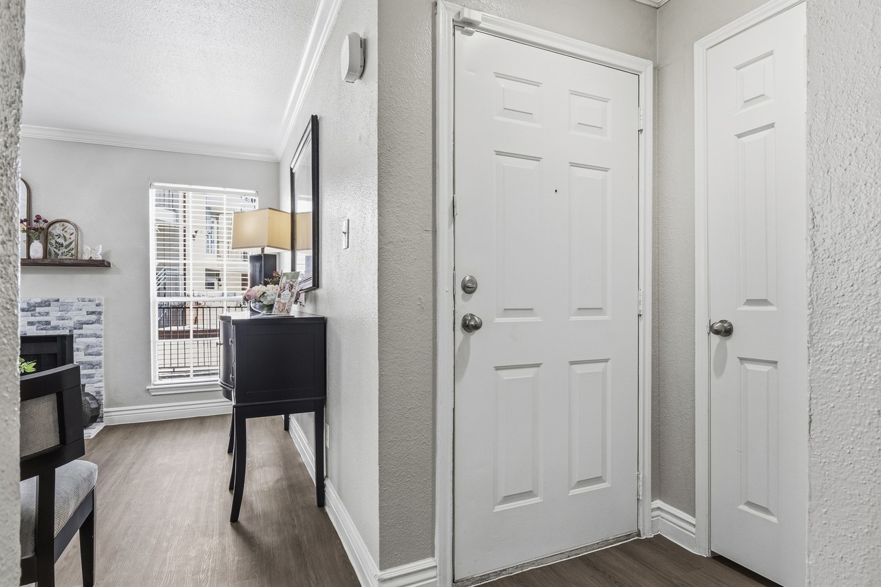 Beacon Hill Apartments - Photo 3 of 40