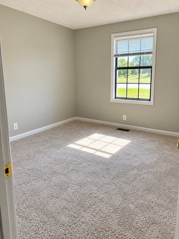 1613 Hartsville Pike - Photo 5 of 13
