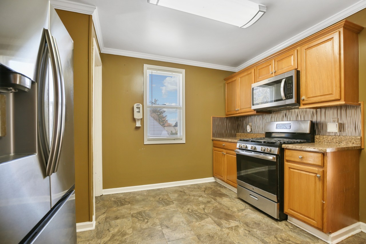 325 Bailey Rd #1 - Photo 4 of 33