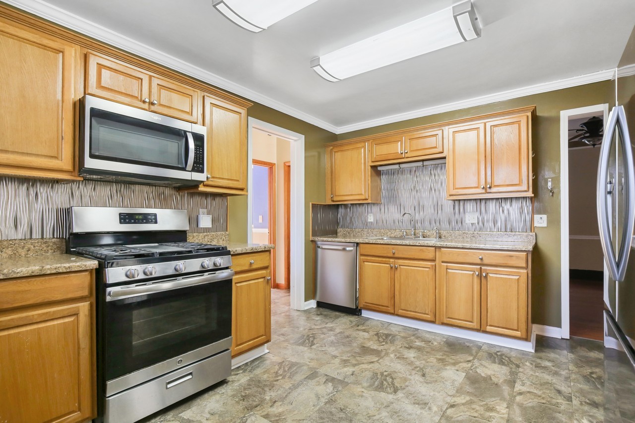 325 Bailey Rd #1 - Photo 5 of 33