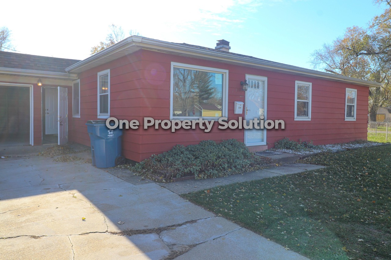 3206 Kenwood St #1 - Photo 2 of 22