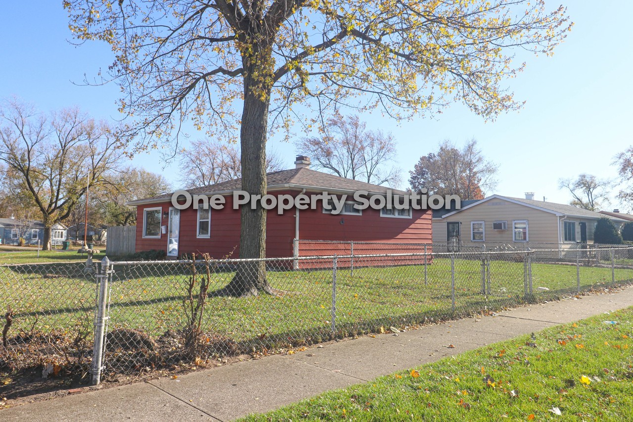 3206 Kenwood St #1 - Photo 3 of 22