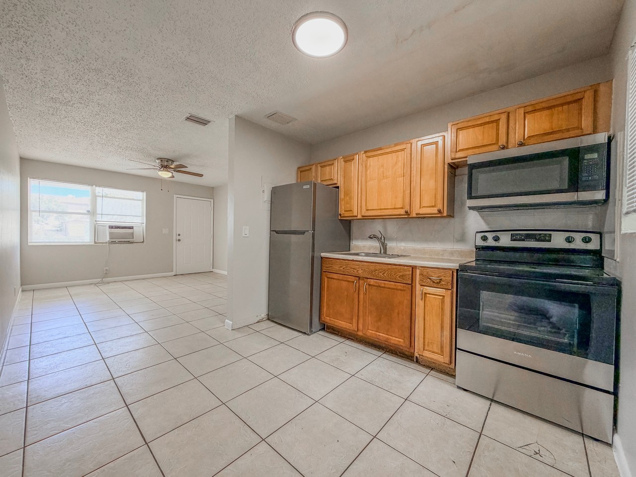 1003 8th St #1 - Photo 4 of 13