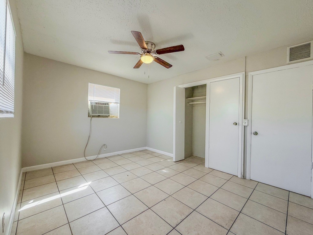 1003 8th St #1 - Photo 7 of 13