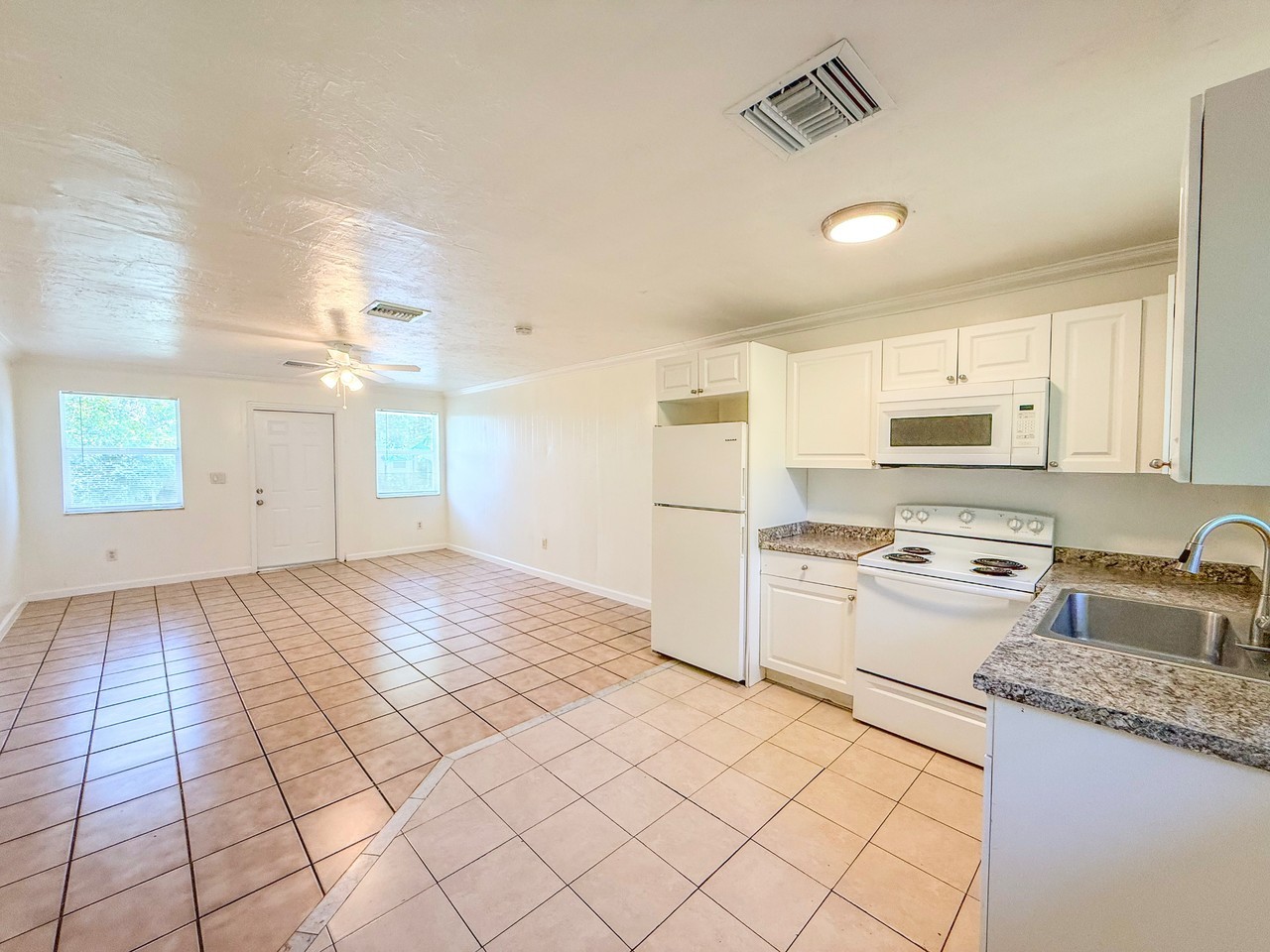 3075 Floweva St #3075 - Photo 4 of 15
