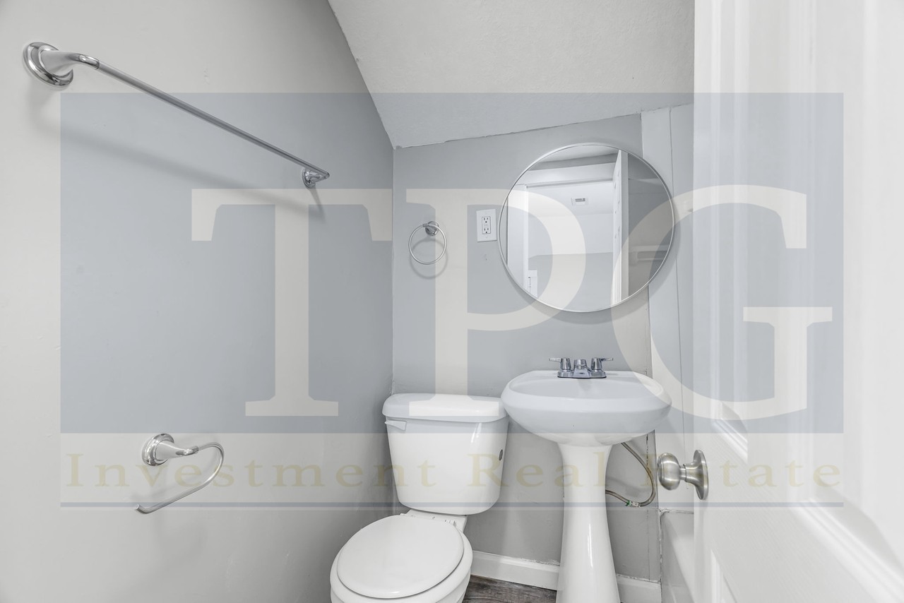 8720 N Grand Ave #1 - Photo 4 of 20