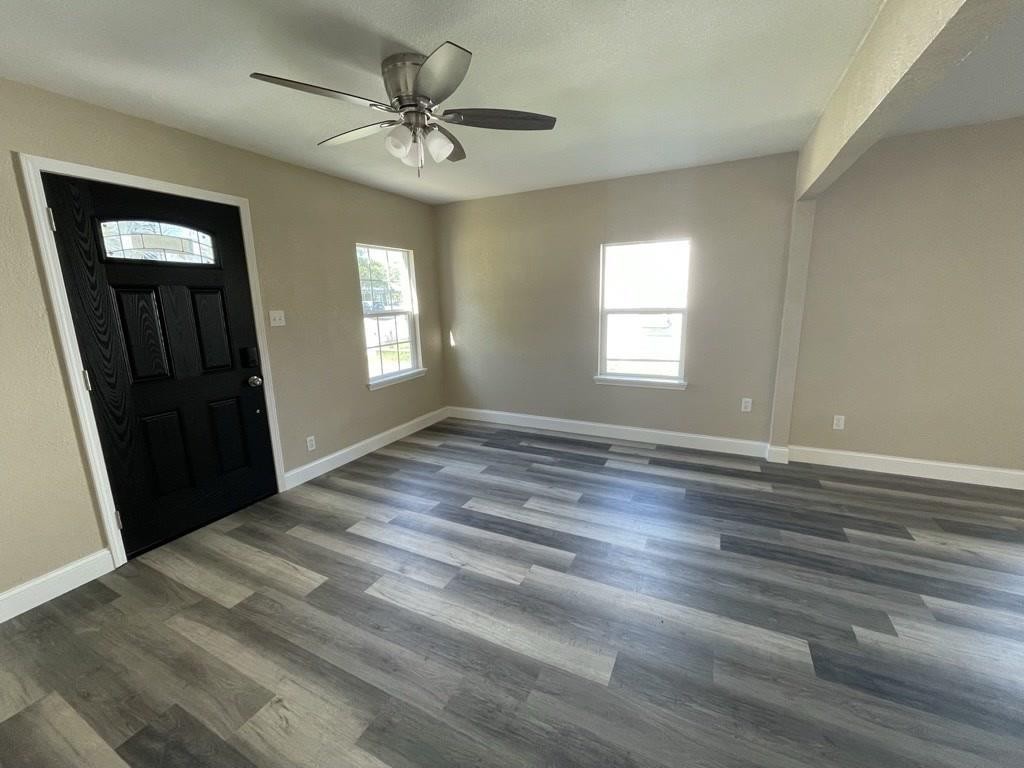 697 Mckenzie Ave #1 - Photo 3 of 11