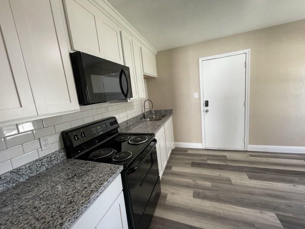 697 Mckenzie Ave #1 - Photo 6 of 11