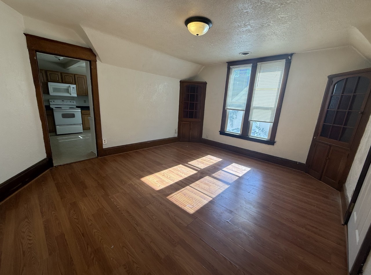 1040 Jessie St #2 - Photo 5 of 10