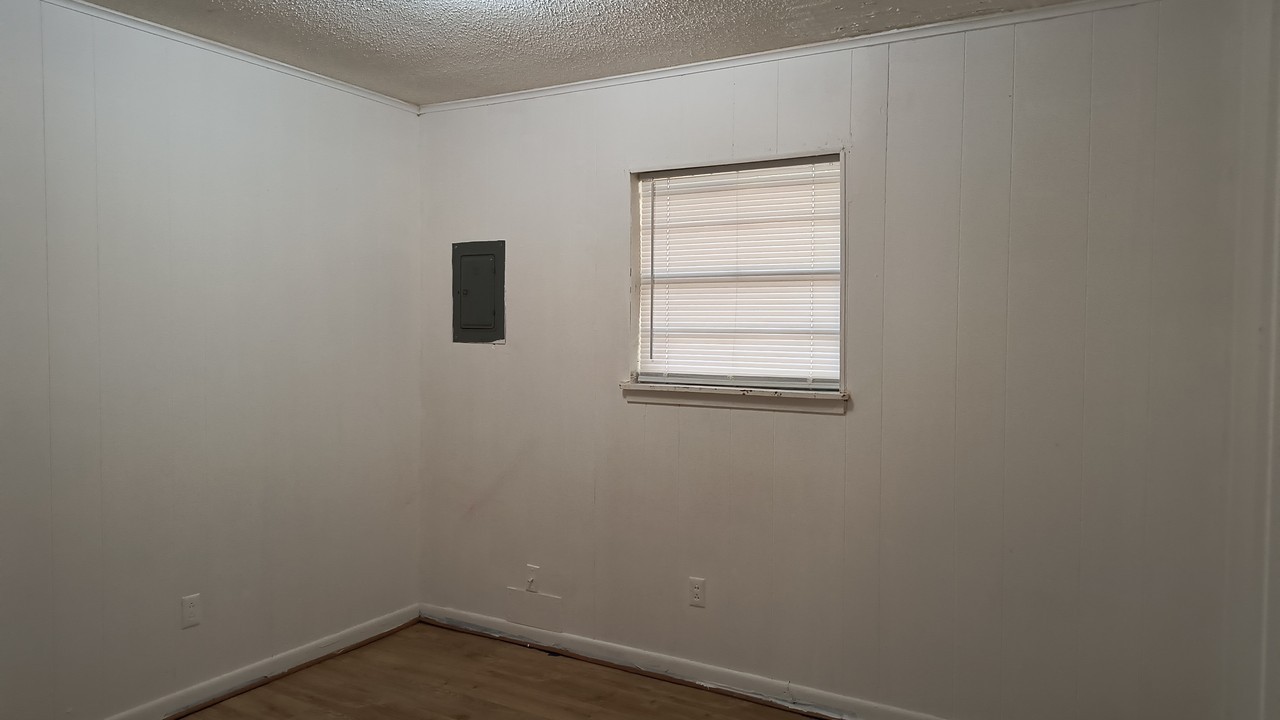 2817 S Apple St #2819 - Photo 5 of 6