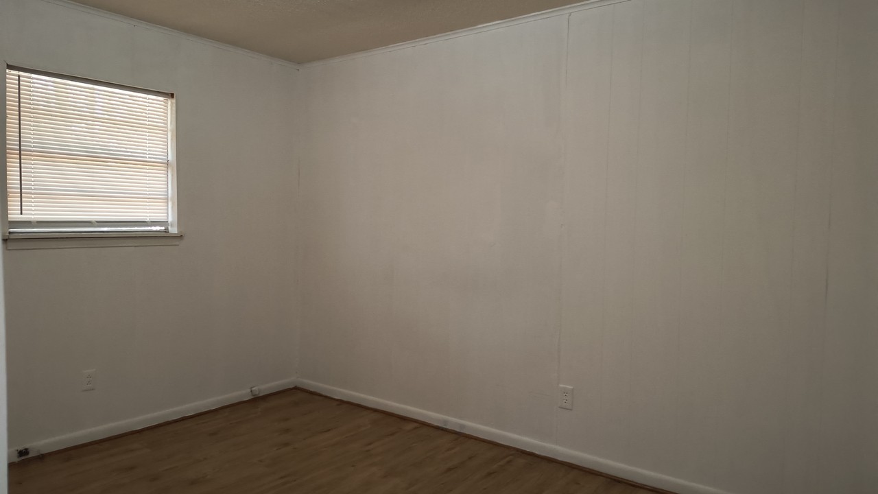 2817 S Apple St #2819 - Photo 6 of 6