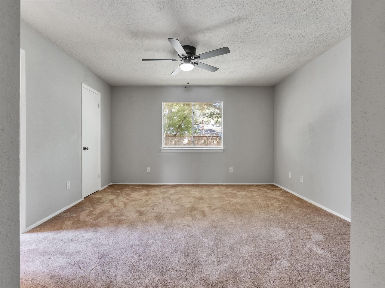 24006 Spring Gum Dr #1 - Photo 3 of 5