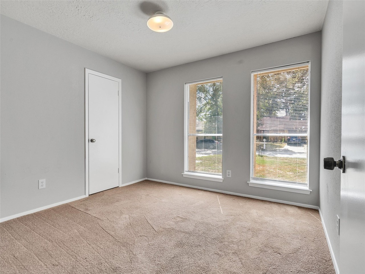 24006 Spring Gum Dr #1 - Photo 4 of 5
