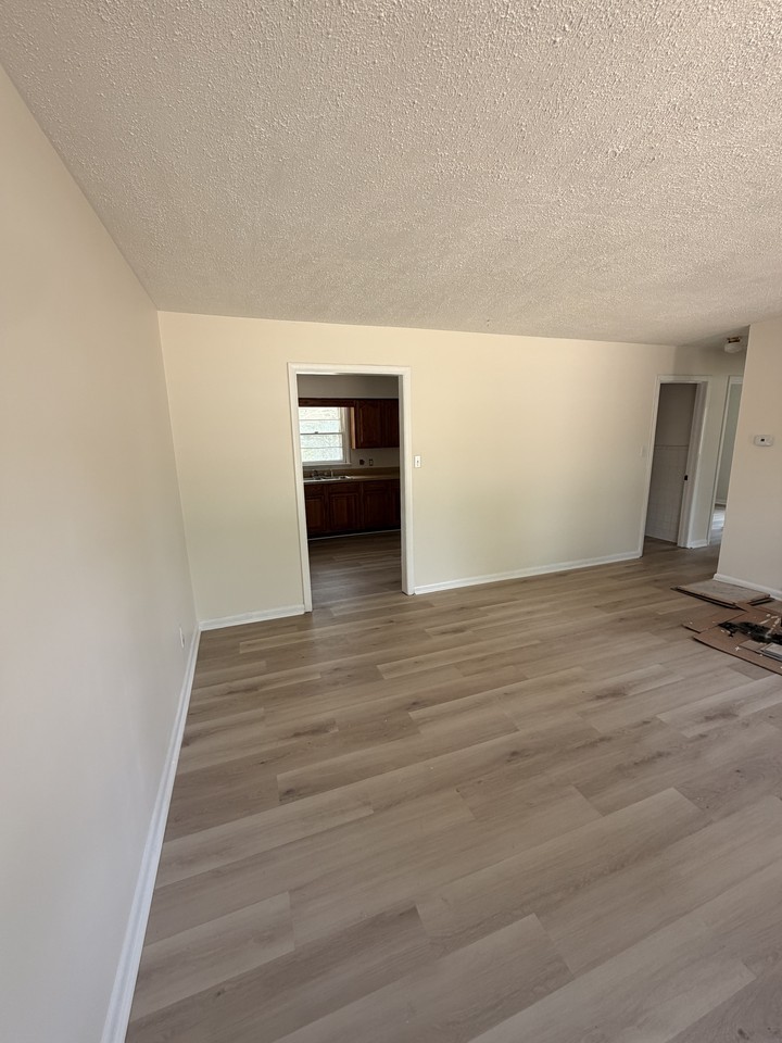 1707 E 7th St #1 - Photo 4 of 8