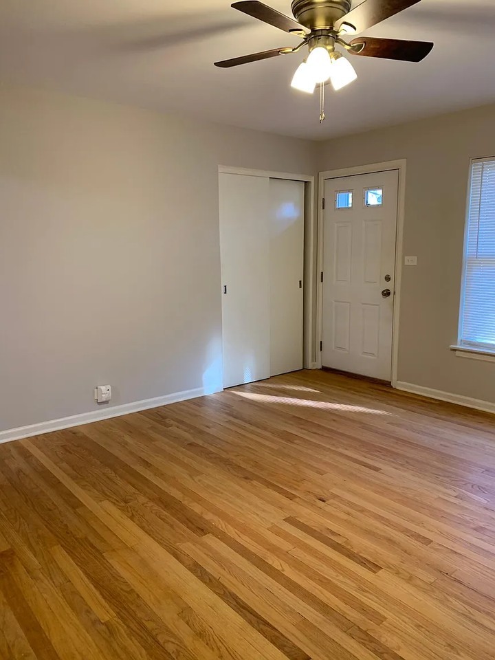 706 Oak Ave #706 - Photo 2 of 12