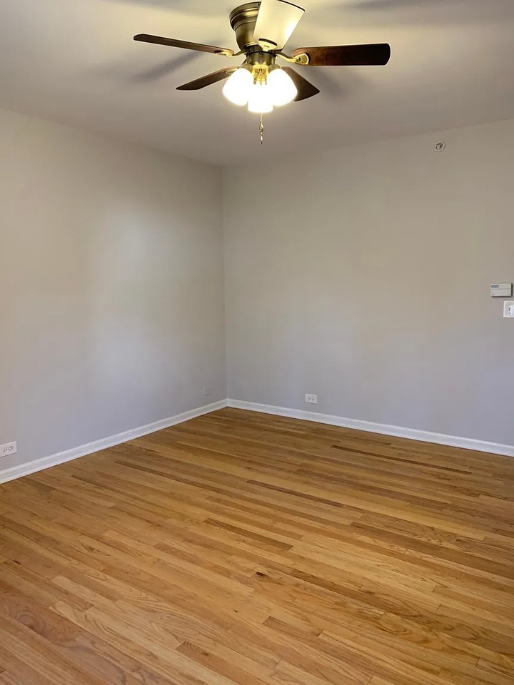 706 Oak Ave #706 - Photo 3 of 12