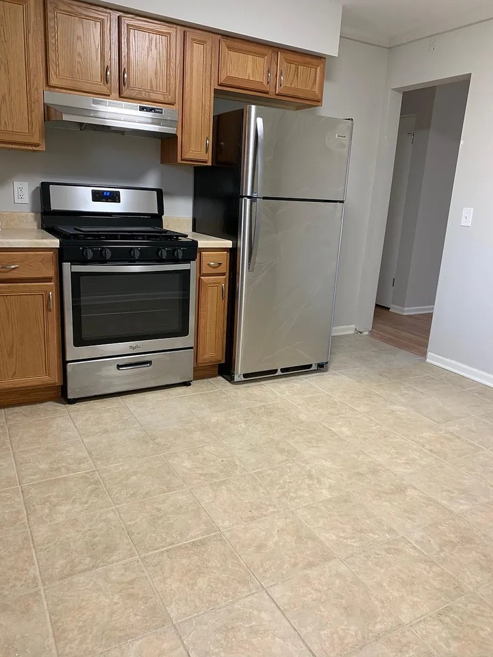 706 Oak Ave #706 - Photo 5 of 12