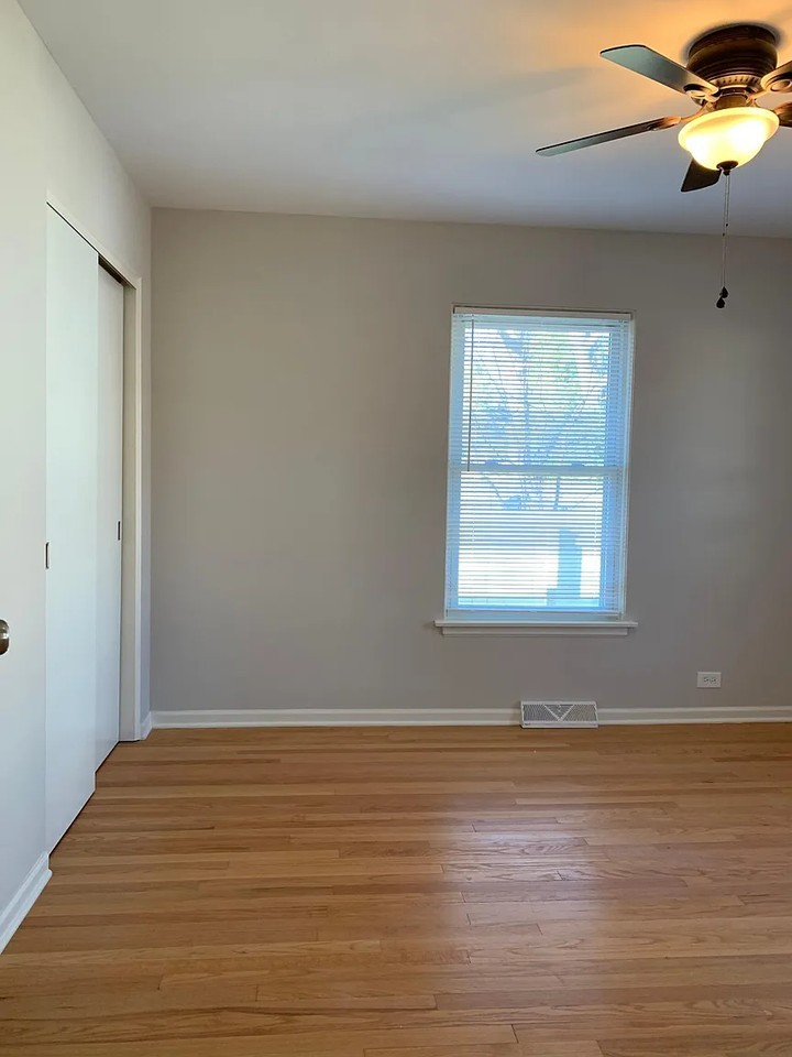 706 Oak Ave #706 - Photo 6 of 12